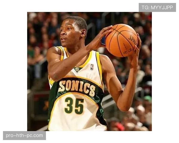 凯文·杜兰特鞋柜能买套房，刷他日常像进了豪门博物馆，心态碎了