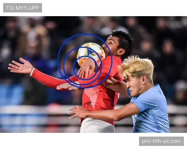 旗示规则解析：裁判辅助信号如何影响越位和犯规判罚